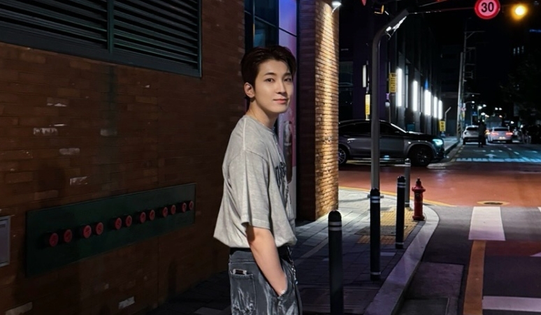 3-pesona-wonwoo-seventeen-frame-event-selfie-time