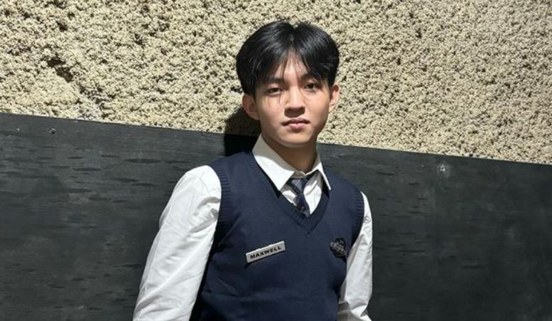 Rayakan-Ulang-Tahun-Maxwell-Clash-of-Champions-Pakai-Framenya-di-Selfie-Time