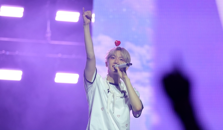 selfie-time-hadir-di-baekhyun-world-tour-reverie-jakarta-2025