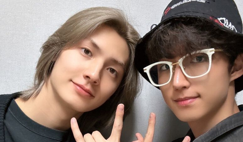 Rayakan-Ulang-Tahun-Jun-Han-dan-Jooyeon-Xdinary-Heroes-Pakai-Fram-Eventnya-di-Selfie-Time