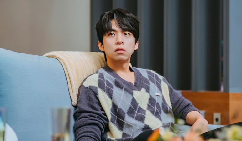 Joo-Jong-Hyuk-Belajar-Gaya-Bahasa-Provinsi-Gangwon-Untuk-Perannya-di-Drama-Confidence-Queen