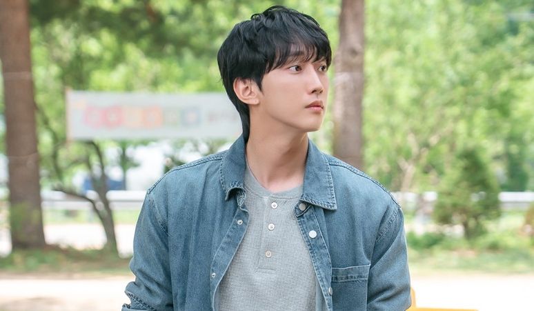 Jung-Jinyoung-Jadi-Ayah-Tunggal-di-Drama-Ms-Incognito