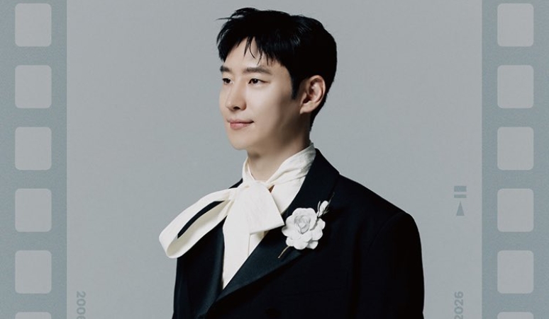 rayakan-20-tahun-karier-lee-je-hoon-gelar-fanmeeting-our-20th-moment