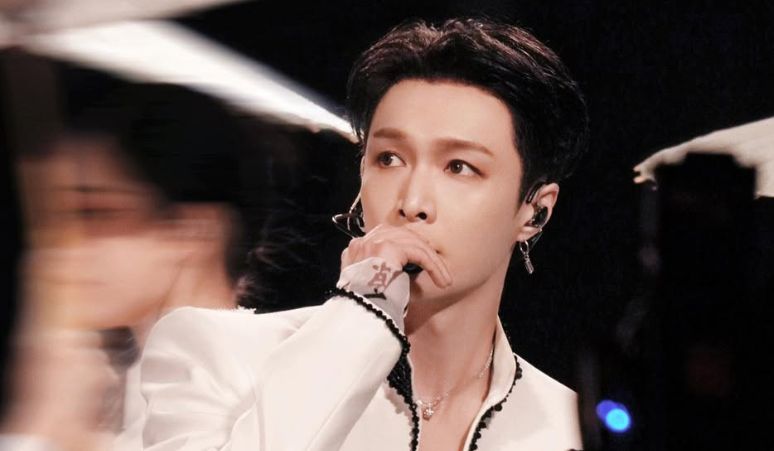 Lay-Hadirkan-Panggung-Gulung-di-Konser-Solo-GRANDLINE-5