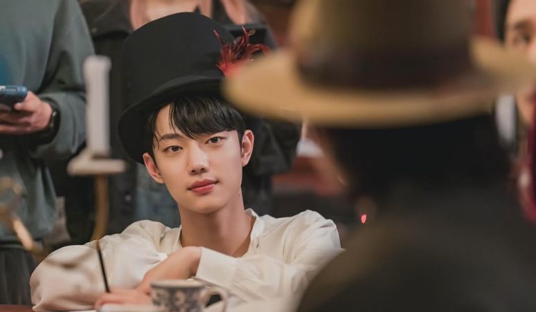 Cho-Jun-Young-Tampilkan-Gaya-Fashion-Unik-di-Drama-Spirit-Fingers