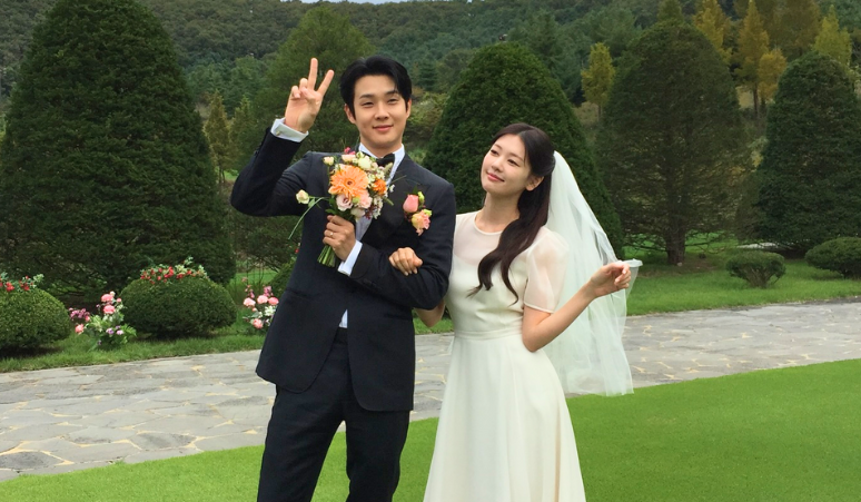 frame-would-you-marry-me-di-selfie-time