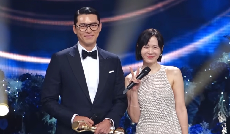 hyun-bin-son-ye-jin-blue-dragon-film-awards