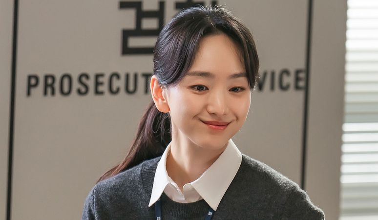 Won-Jin-Ah-Jadi-Jaksa-di-Drama-Baru-The-Judge-Returns