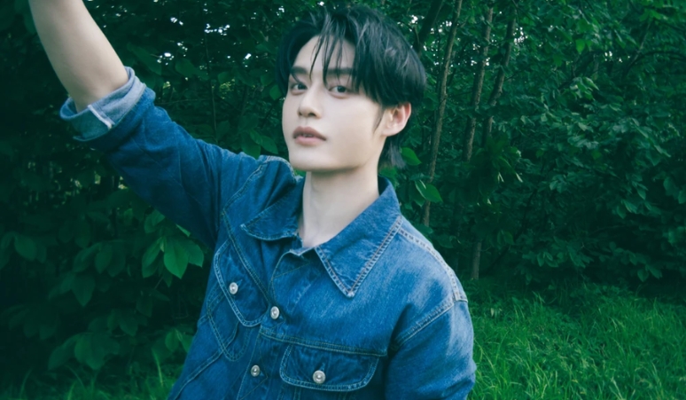 ulang-tahun-kim-jiwoong-frame-event-selfie-time