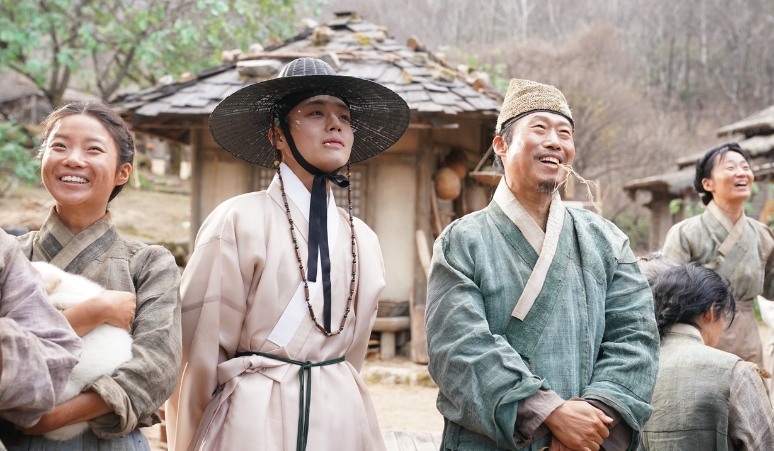 park-ji-hoon-jadi-raja-yang-dilengserkan-daftar-pemain-the-kings-warden