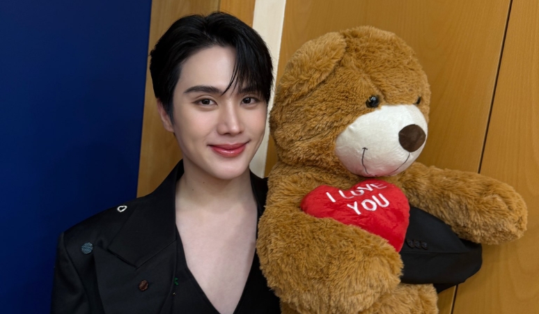 rayakan-valentine-inn-sarin-frame-fanbase-selfie-time-2026