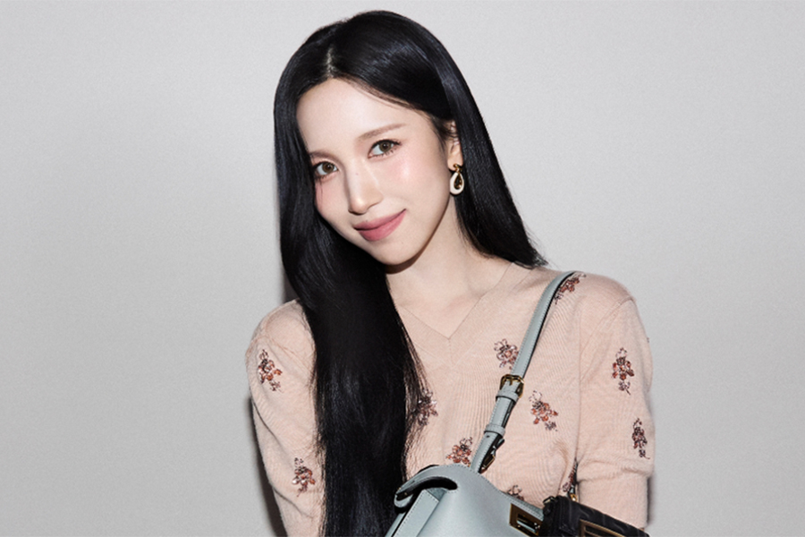 Intip-3-Ide-Pose-Mina-TWICE-Bikin-Foto-Kamu-Semakin-Elegan