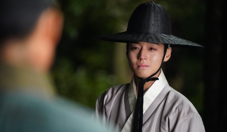 Park-Ji-Hoon-Cerita-Tentang-Transformasi-Ekstrem-di-The-Kings-Warden