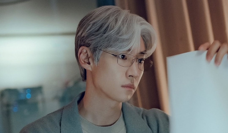 Tampil-Misterius-Ini-Sosok-Lee-Je-Hoon-Saat-Bermain-Drama-The-Art-of-Negotiation
