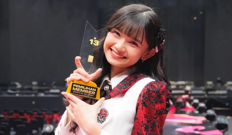 Rayakan-Ulang-Tahun-Indah-JKT48-Pakai-Frame-Eventnya-di-Selfie-Time