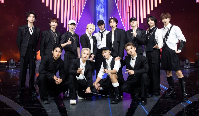 SEVENTEEN-10th-Anniversary-Satu-Dekade-Bersinar-Siap-Comeback-dengan-Happy-Birthday-B-13