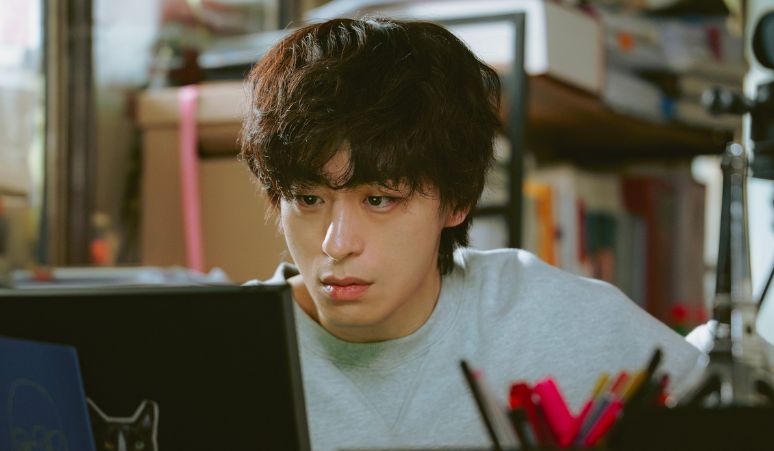 Koo-Kyo-Hwan-Jadi-Sutradara-di-Drama-We-Are-All-Trying-Here