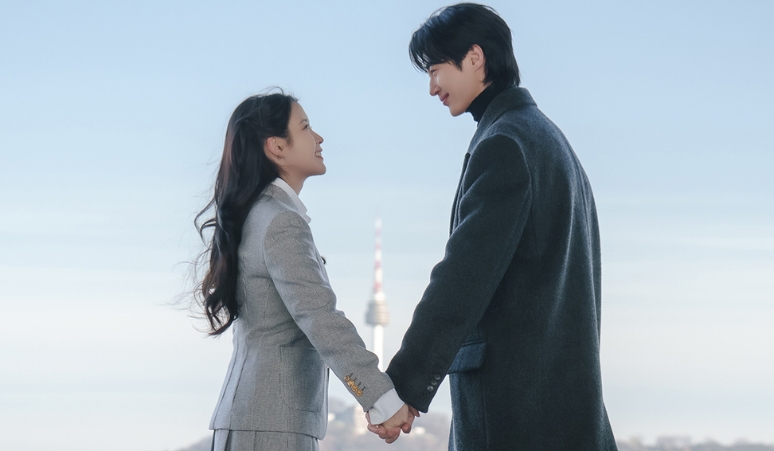 perfect-crown-tamat-dengan-rekor-global-yuk-intip-project-baru-iu-dan-byeon-woo-seok