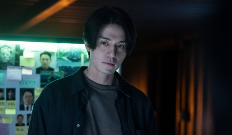 Lee Dong Wook Lakukan Adegan Aksi Tanpa Pemeran Pengganti di “A Shop For Killers 2”