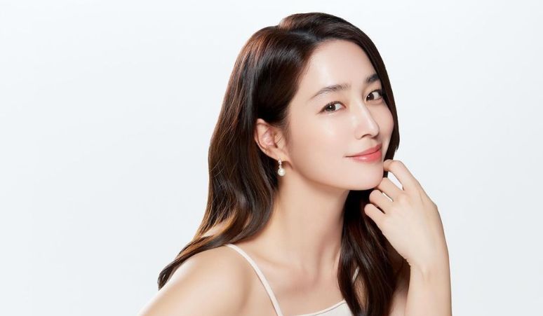 lee-min-jung-ungkap-alasan-bintangi-drama-ok-lets-get-divorced