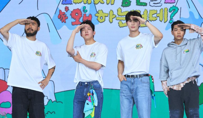 3 Alasan Wajib Nonton Variety Show “Take A Hike!”
