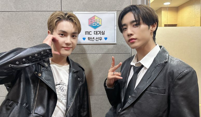 Rayakan-Ulang-Tahun-Haknyeon-dan-Sunwoo-THE-BOYZ-Pakai-Frame-Eventnya-di-Selfie-Time