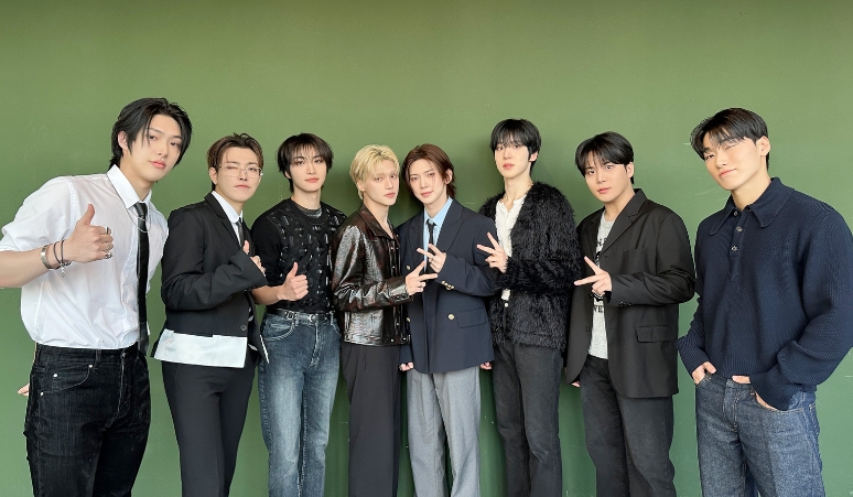 Fanmade-Frame-ATEEZ-in-Cinema-Kini-Hadir-di-Selfie-Time