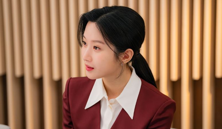Moon-Ga-Young-Jadi-Pengacara-di-Drama-Law-and-The-City