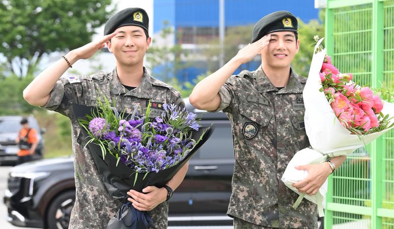 Welcome-Back-Our-Boys-RM-dan-V-BTS-Resmi-Selesaikan-Wamil