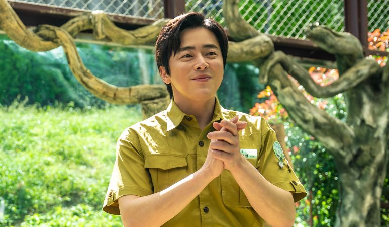 Jo-Jung-Suk-Tampilkan-Sosok-Ayah-Penyayang-di-Film-My-Daughter-is-a-Zombie