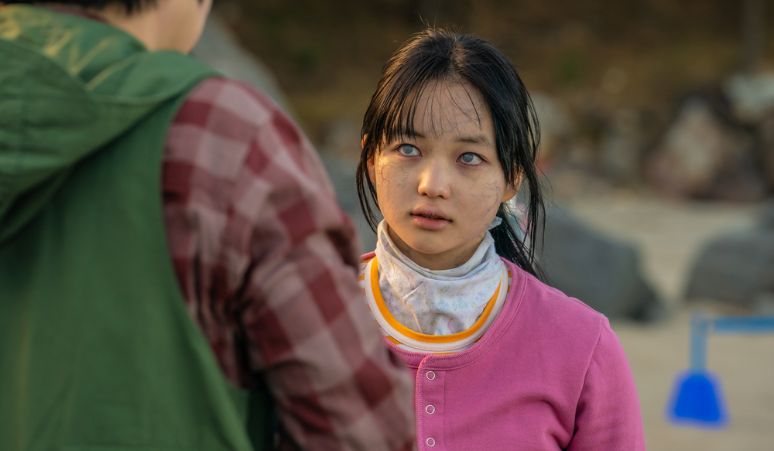 Choi-Yu-Ri-Ikut-Pelatihan-Jadi-Zombie-Selama-10-Bulan-Untuk-Peran-di-Film-My-Daughter-Is-A-Zombie